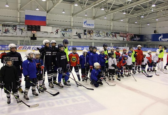 Хоккеисты поселения поучаствуют в городском этапе турнира «Золотая Шайба»
